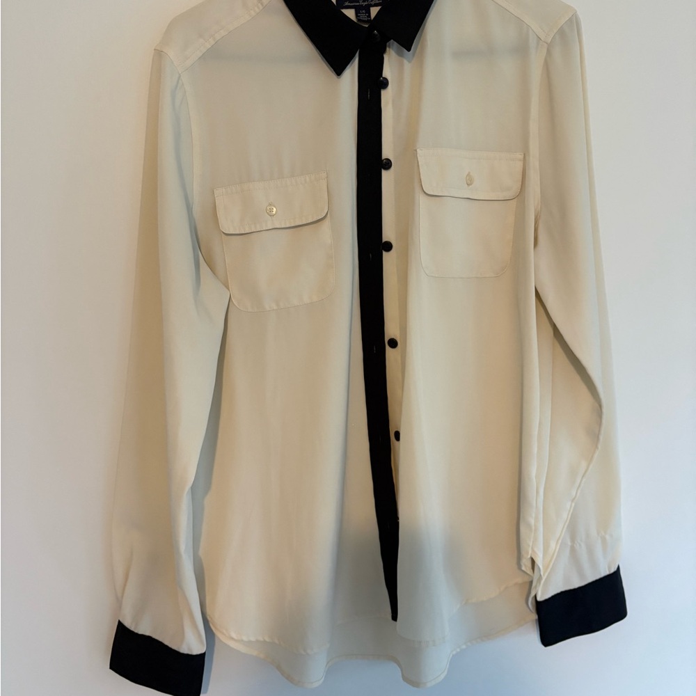 American Eagle Outfitters Black and Cream Shirt